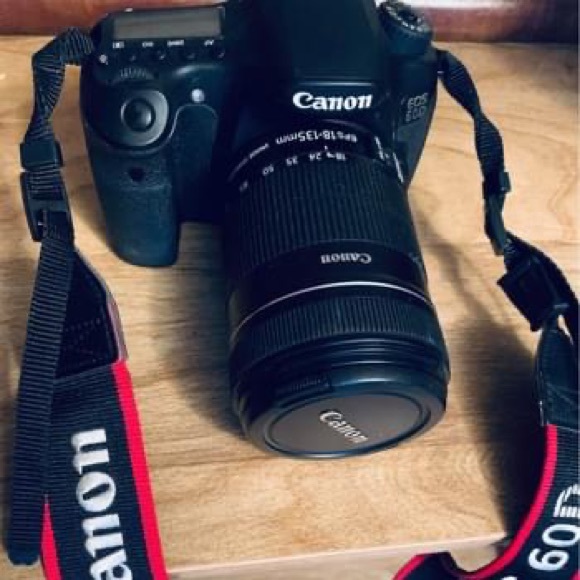 DLSR 60D - Picture 1 of 7